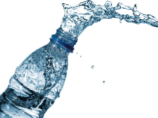 La truffa dell’acqua: i difetti dell’acqua in bottiglia