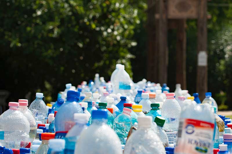 Pericolo plastica, depuratori d’acqua casalinghi per una scelta green